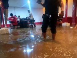 Malili diguyur hujan deras,warkop Qlan poros jalur 2 trans puncak indah terendam banjir