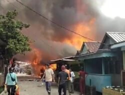 Api Lahap Pemukiman Padat di Jalan Tambeha Sorowako