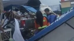 Angin Kencang dan Hujan Deras Porak-Porandakan Puluhan Lapak Takjil di Towuti