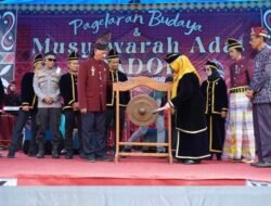 Wabup Puspawati Husler Buka Pagelaran Budaya Padoe di Wasuponda